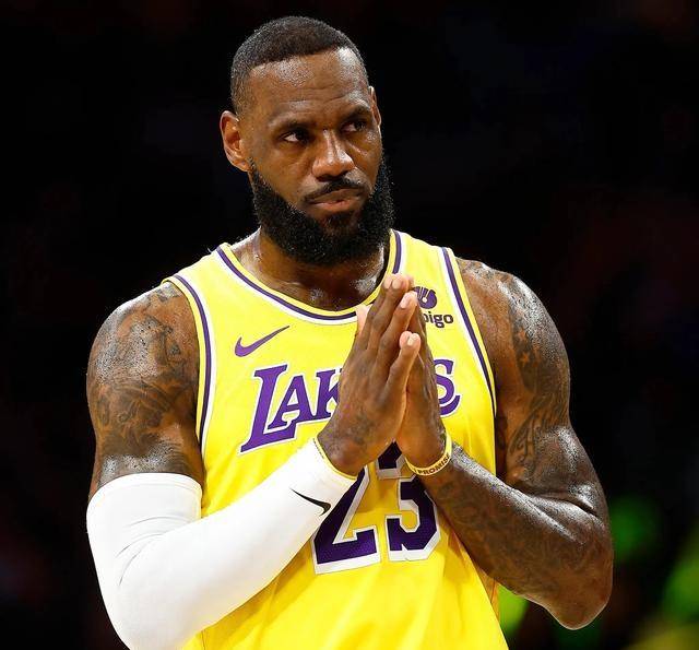  德罗巴赛事官方发布大胜新规，勇士争议不断！